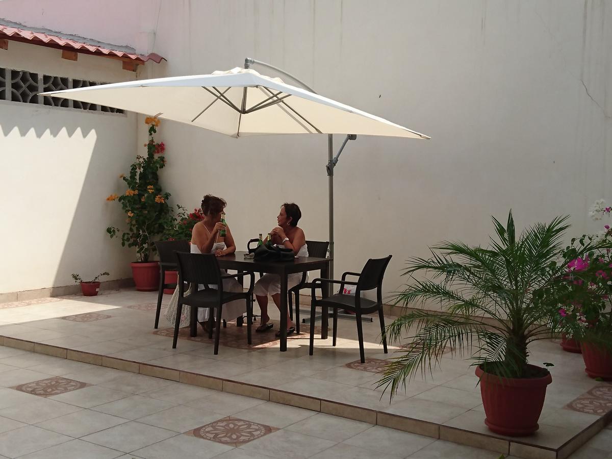 Hotel Las Palmas Esmeraldas Exterior photo